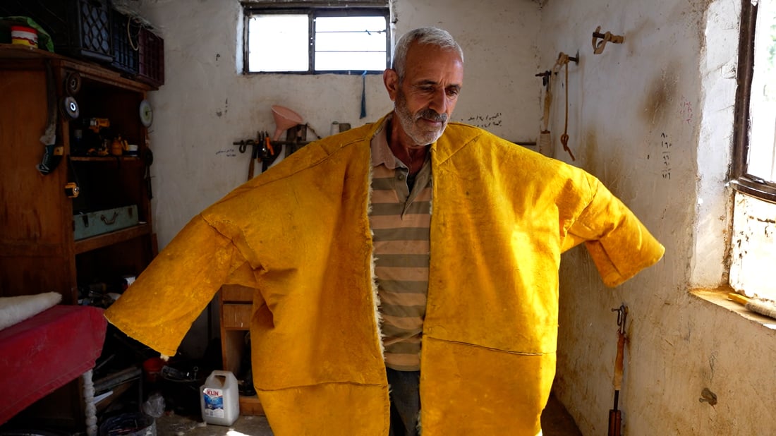 Iraqi sheepskin trade links ancient craft with modern demand for frawi coats