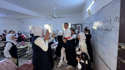 “برلمان الطلبة”.. تجربة مميزة في مدارس الخالص لانتخاب المسؤول مستقبلاً (فيديو)