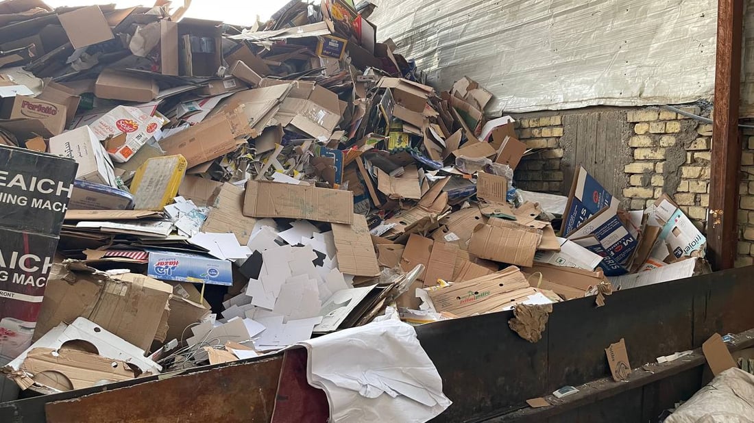 مدينة الصدر تصدّر أطنان الكارتون إلى كردستان.. صور من مكبس قطاع 1