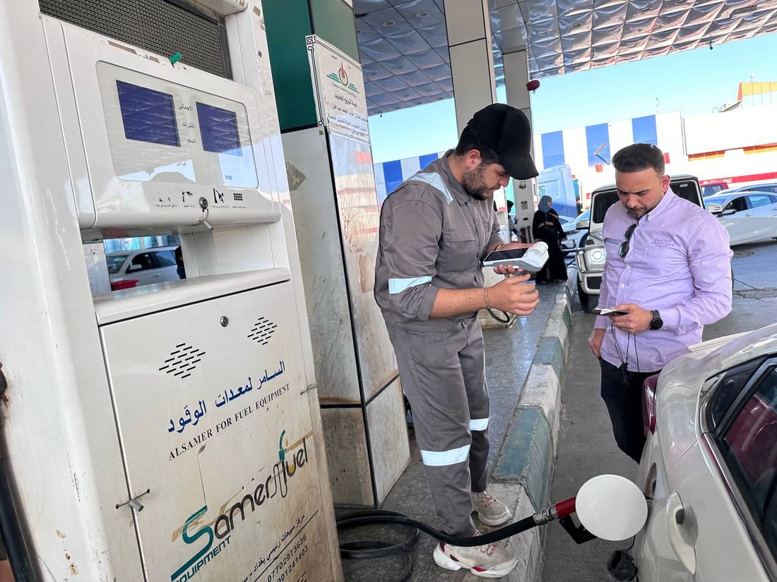 صور: بانزينخانات البصرة ترتبك مع “الدفع الإلكتروني” والبعض لم يحصلوا على بطاقات