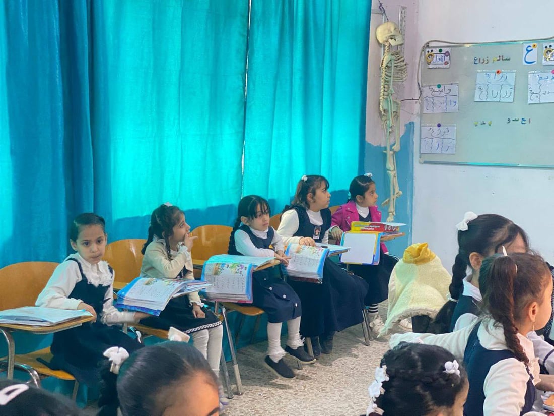 صور: شاشات وإنترنت في 3 صفوف ابتدائية بميسان.. بث مباشر للدروس التفاعلية