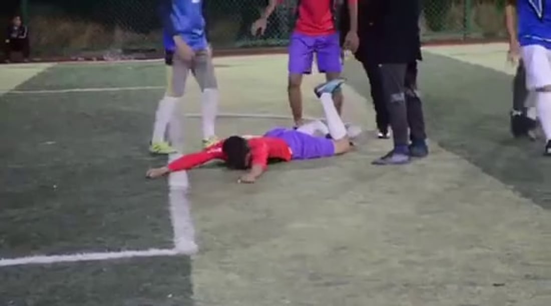 ابو غريب: “الصقور” في صدمة إثر اصابة لاعب.. والنهائي انتهى في 10 دقائق