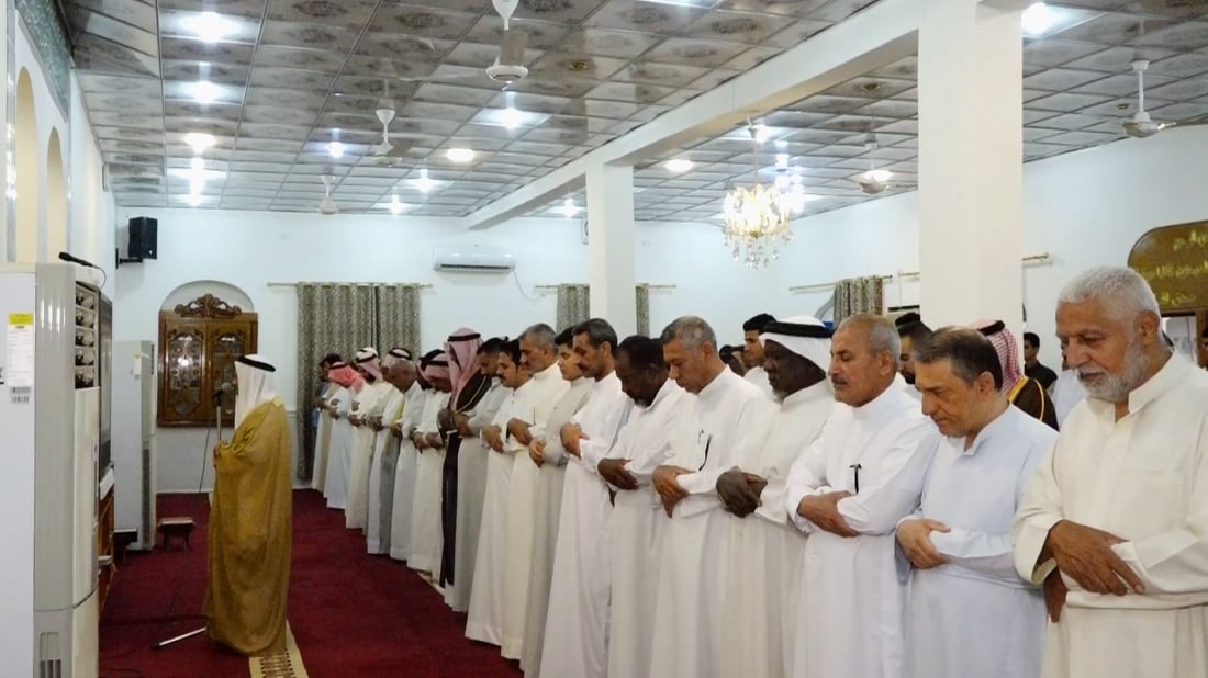سنّة ذي قار يصلون العيد في جامع سوق الشيوخ وسط التكبيرات والفرح