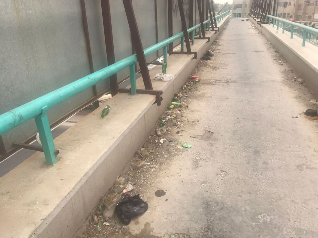 قناني مكسرة ورائحة كحول.. سهرات “أهل المزاج” على جسر السيدية تُخرجه عن الخدمة!