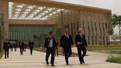 سەرۆكی حكومەتی هەرێمی كوردستان لە كونسوڵخانە نوێیەكەی ئەمریكایە