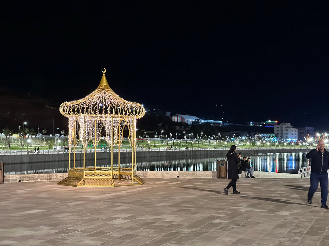صور من ليالي رمضان الساحرة على ضفة الخابور في زاخو.. العوائل تتنزه قبل السحور