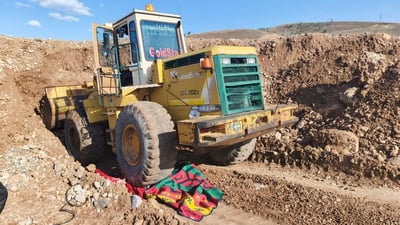 “شفل” يسحق سائقه أثناء محاولة إصلاحه في زاخو