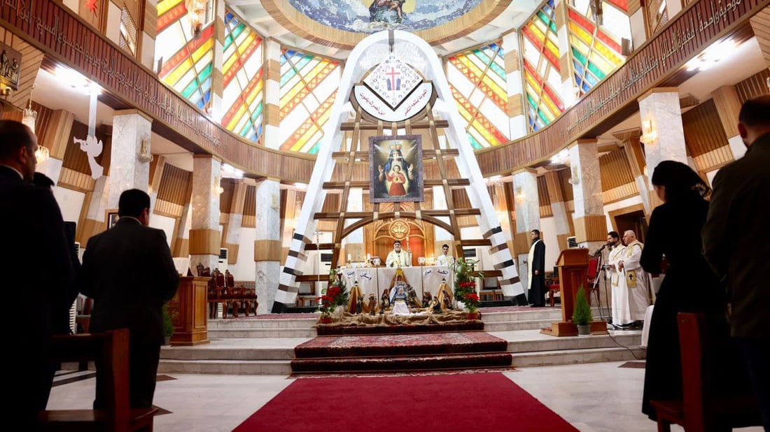 صور: قاسم الأعرجي يشارك في مراسم عزاء والد وزيرة الهجرة