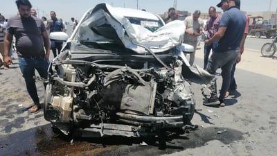 تصادم ثلاثي في الناصرية.. مطب صناعي يخرج “سورنتو” مسرعة عن الطريق (صور)