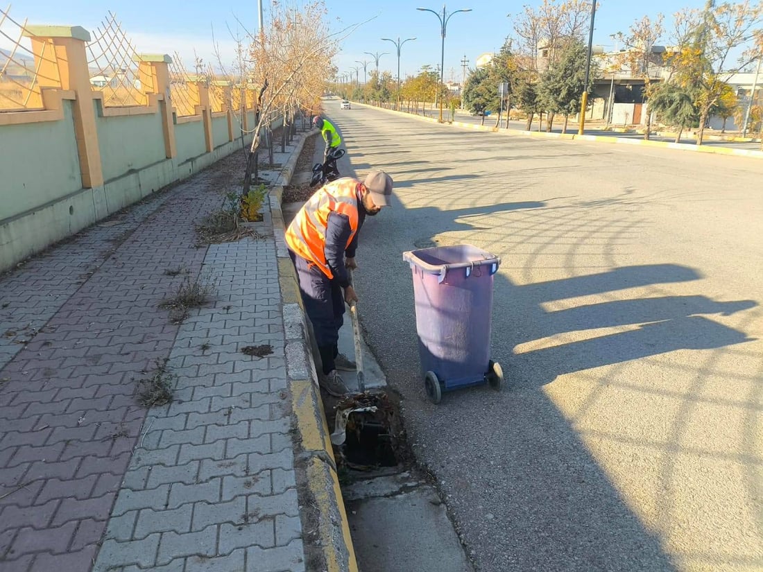 مەنهۆڵ و ئاوەڕۆکانی هەڵەبجە پاککرانەوە