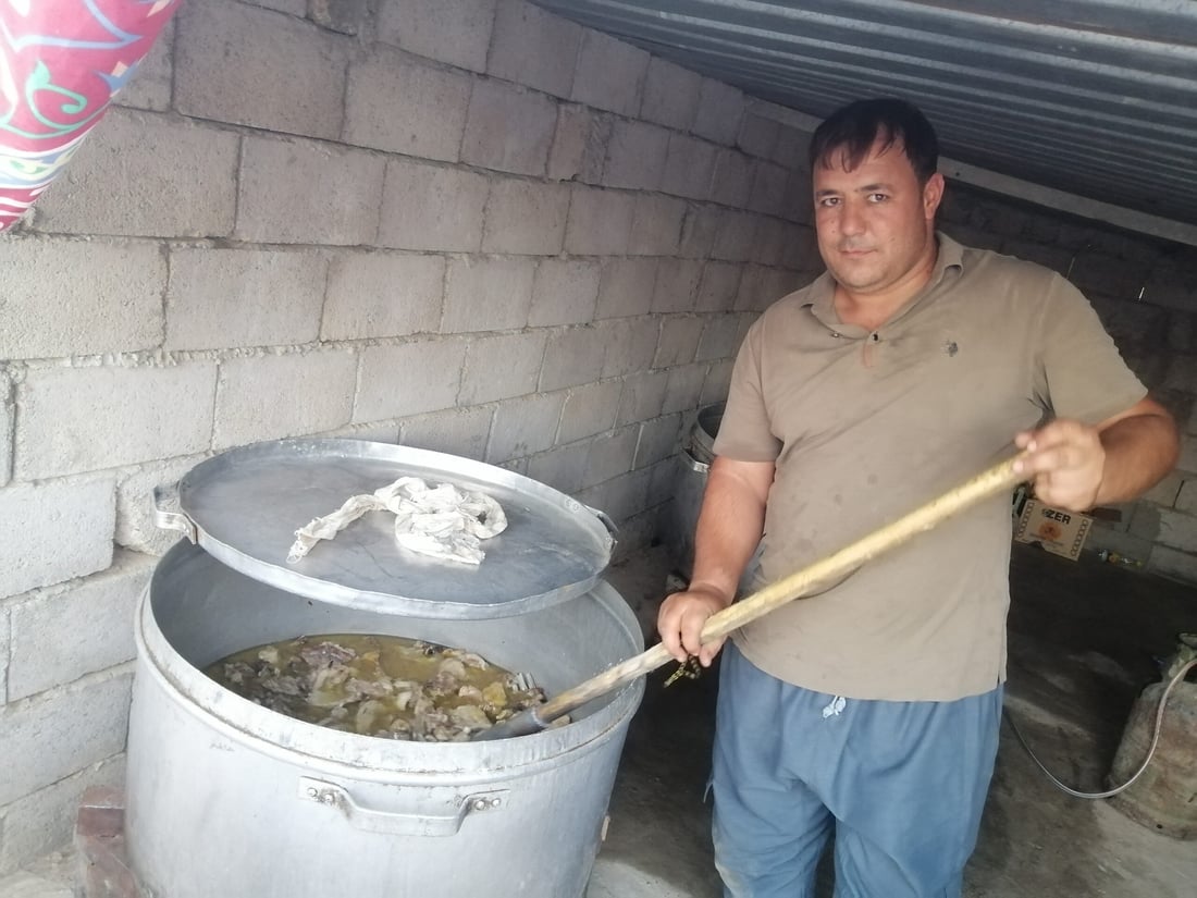 طباخ ربيعة الأشهر ياسر الجرجري: طبخت 1200 كيلو لحم بسهرة واحدة (صور)