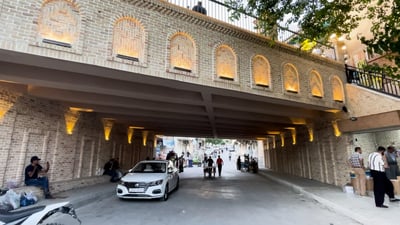 فيديو: السليمانية صنعت 30 ألف طابوقة ورصفتها بطراز قديم.. سوق الطيور بحلة جديدة