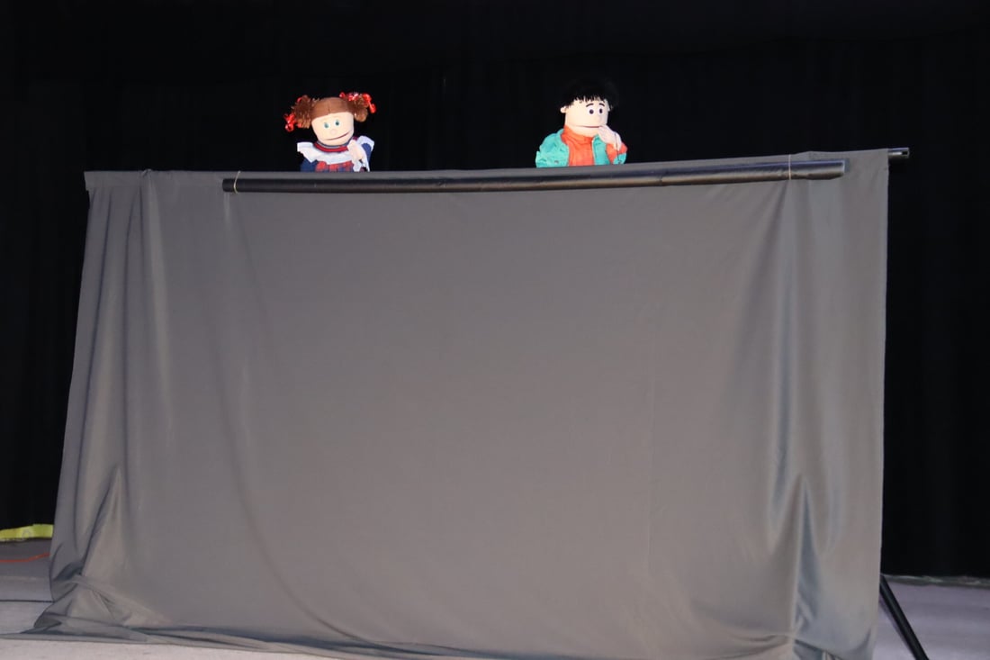 صور: مسرح دمى في عينكاوة احتفالاً بعيد الأم ونوروز والأطفال رقصوا كثيراً