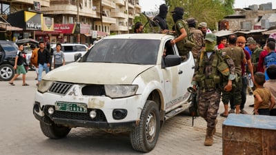 لە دێرەزوور شەڕێکی سەختە و قەدەغەی هاتوچۆ راگەیەندرا