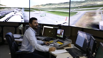 فڕۆکەخانەی سلێمانی خولی چاودێرى ئاسمانى بۆ فەرمانبەرانی کەشتیوانی دەستپێکرد