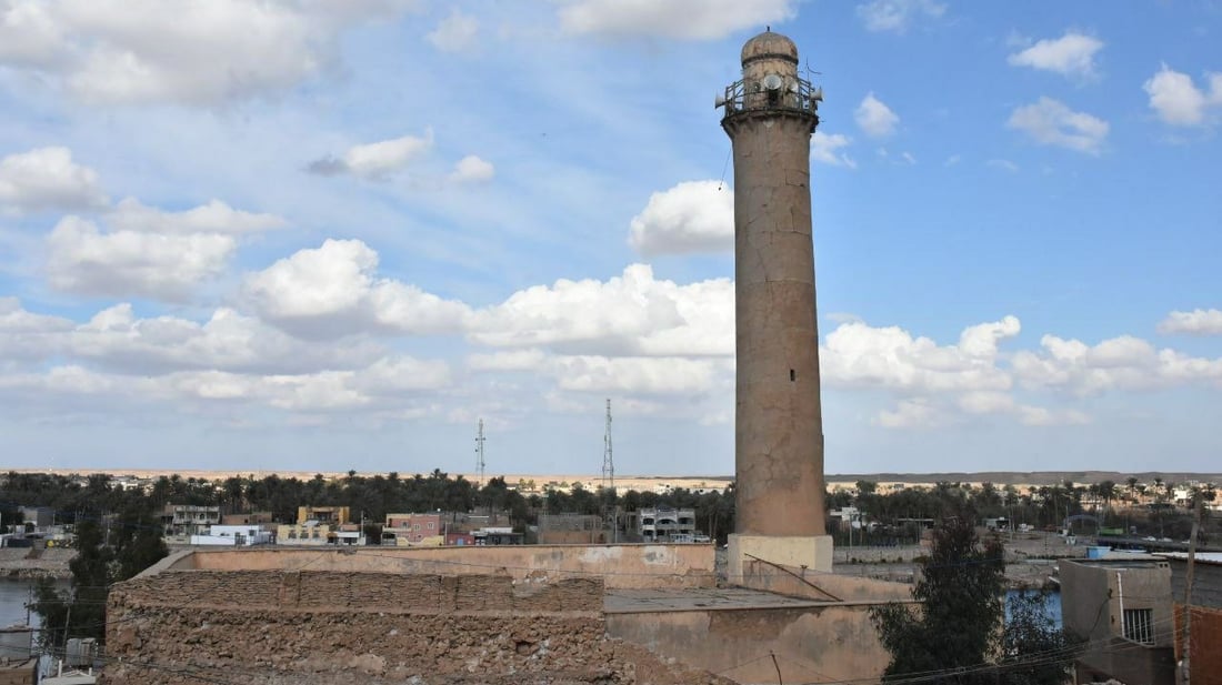 هيت: منارة الفاروق مهددة بالانهيار.. الآثار والوقف يتقاذفان المسؤولية (صور)