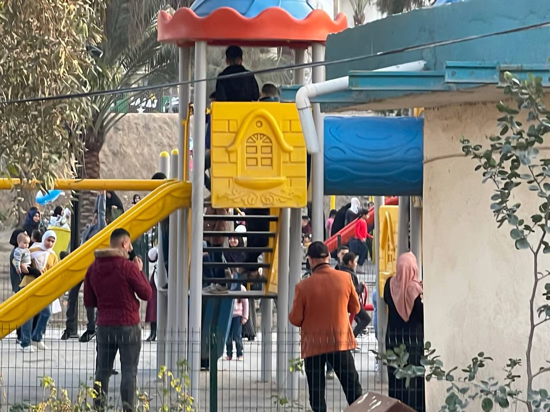 Diyala river corniche attracts families amid mild weather