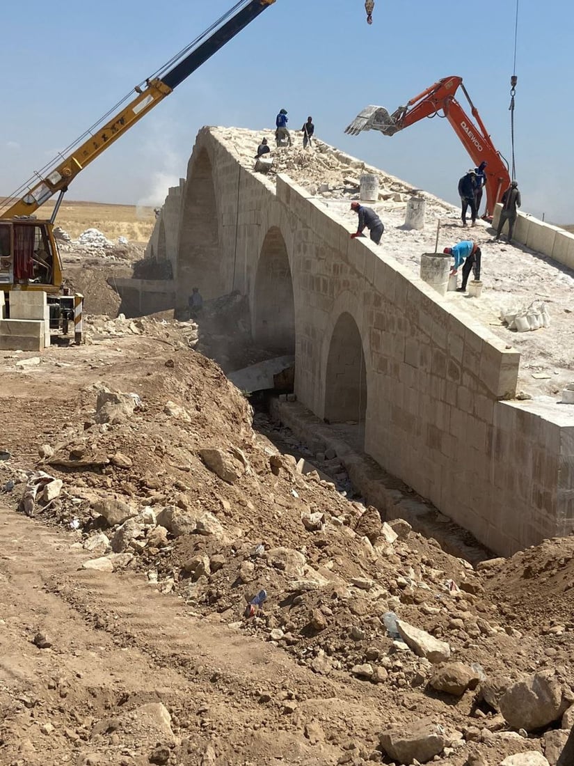 الموصل ترد على زاخو: لم نسرق جسركم وأساس البناء يثبت ذلك في وادي المر (صور)