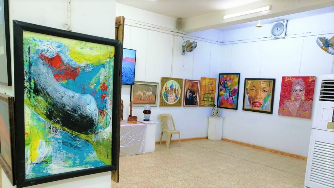 بابل: معرض فني بمشاركة 70 فناناً من الحلة يجمع الشباب بالرواد (فيديو)