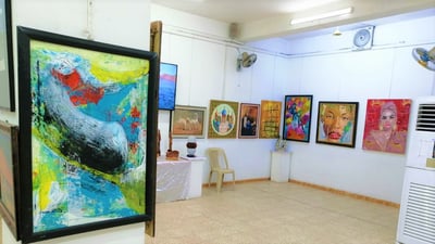 بابل: معرض فني بمشاركة 70 فناناً من الحلة يجمع الشباب بالرواد (فيديو)