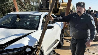 صور: نجدة الفلوجة تنقذ عائلة انقلبت مركبتهم في نهر الفرات