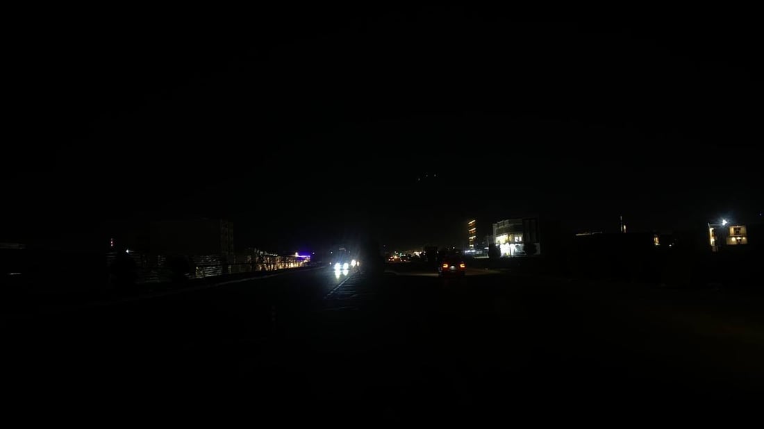 صور من الرمادي: دهس وتسليب في شارع مظلم.. البلدية تتعهد بالإنارة والمطبات