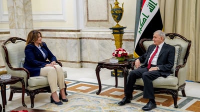 خلال استقباله وفد النقابة.. رئيس الجمهورية يدعو المحامين إلى عدم الرضوخ للتأثيرات