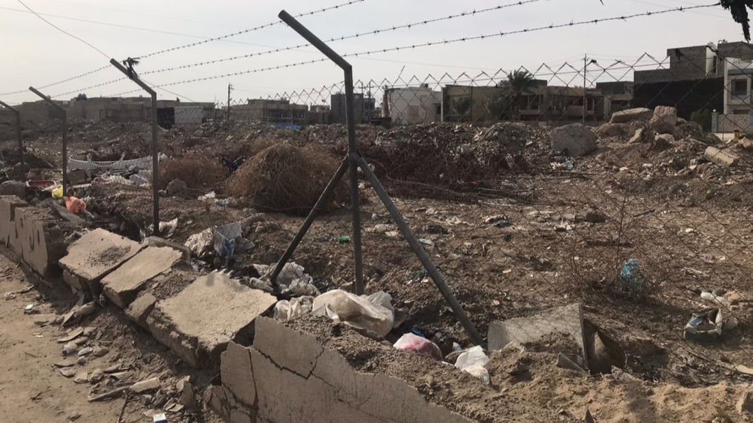 صور من حي السلام: حديقة بين 3 أحياء بغدادية صارت مكباً.. والبلدية تنتظر الأمانة