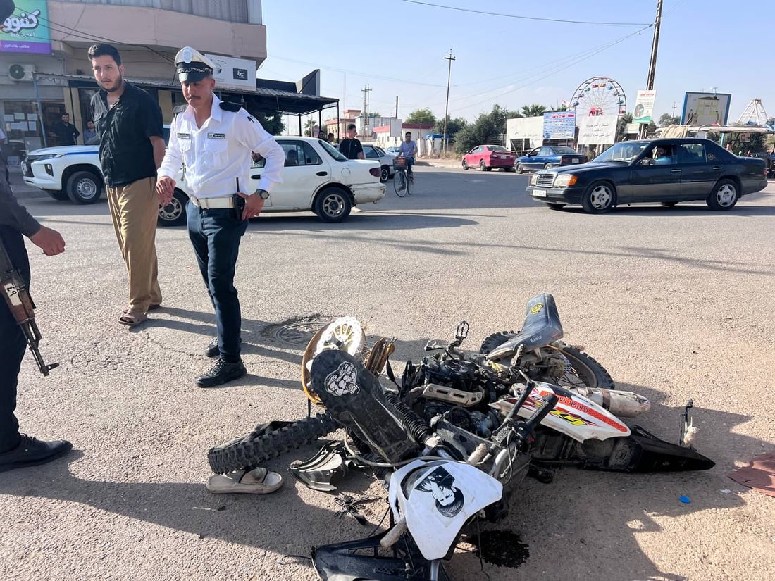 فيديو للحظة الصادمة.. إصابة شخصين بحادث سير مروع في داقوق بسبب السرعة الشديدة