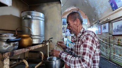 چایخانەیەک تەمەنی 200 ساڵە و تا ئێستا نۆژەن نەکراوەتەوە