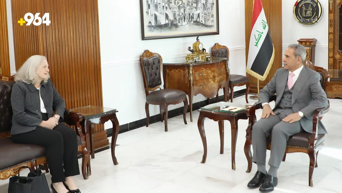 Chief Justice of Iraq discusses legal matters with U.S. ambassador