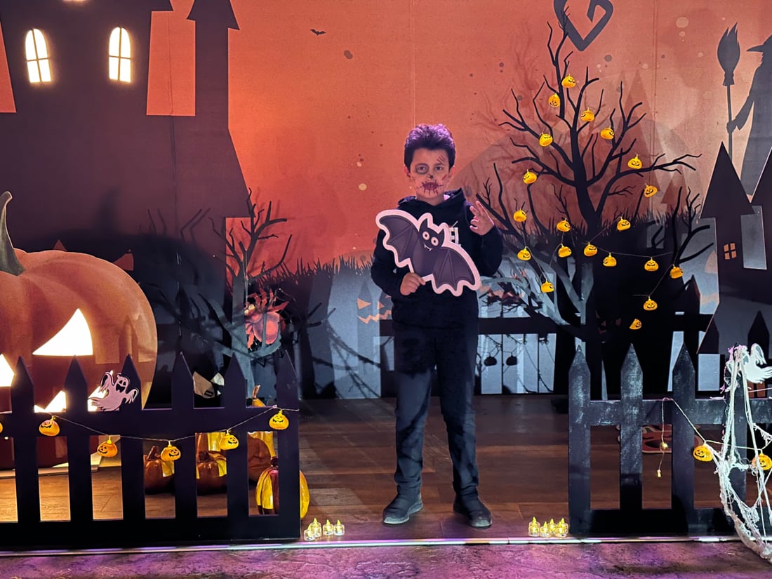 صور وفيديو: أطفال أربيل بأثواب الأشباح والساحرات.. ليلة هالوين مثيرة وأنيقة