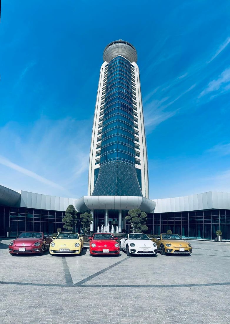 العراقيات يعشقن سيارة الرايخ الألماني.. معتز يجمع ملاك “الرگة” في گروب فيسبوك (صور)