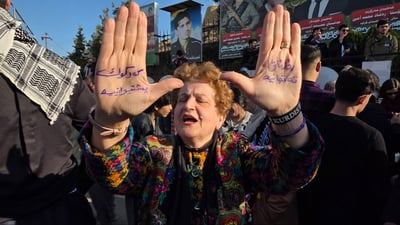 لە کەرکوک هاوڵاتیان لەبەردەم قەڵا پاڵپشتیان بۆ رۆژئاوا دووپاتکردوەوە