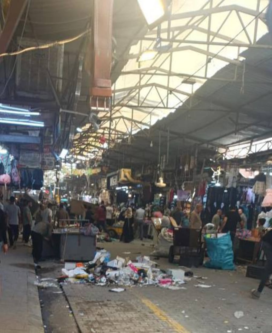صور: الموصل تزيل جميع البسطات من الأسواق لتسهيل مرور سيارات الإطفاء خلال الحرائق