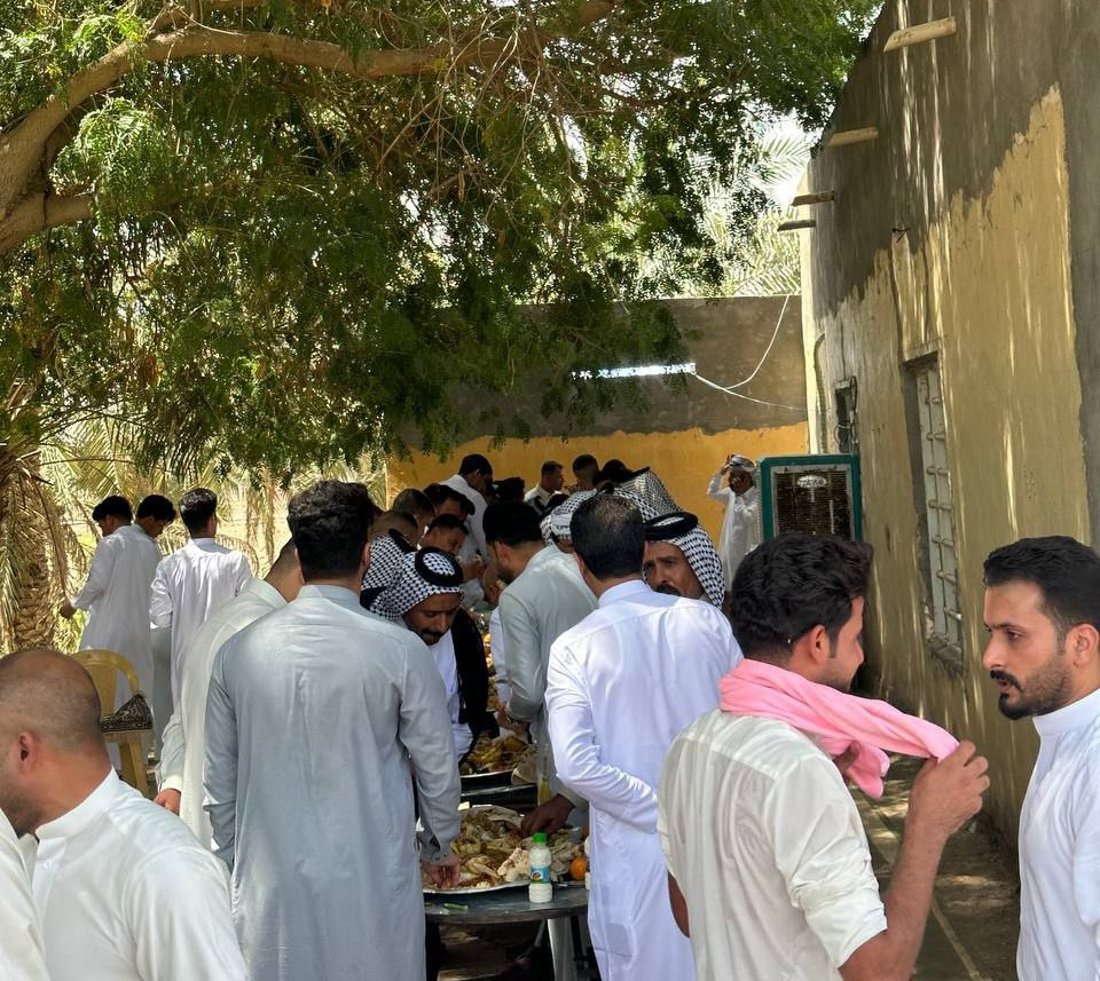 صور: هنا يتصافح المتخاصمون دون ترتيب مسبق! تقليد منطقة غماس كل عيد