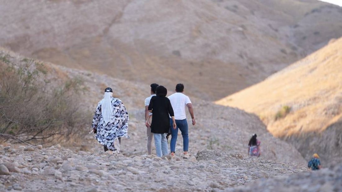 رحلة سفاري بين جبال العراق وإيران.. بنات وأولاد البصرة خيّموا في بنجوين (فيديو)