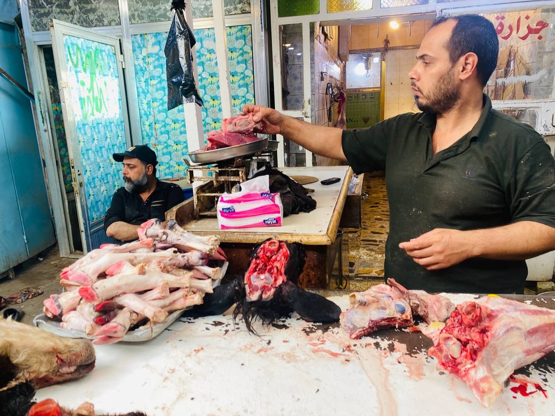 صور: هذا وقت “الكراعين” في العمارة.. وزبائن المحمودية يفضلون “باچة” العجل