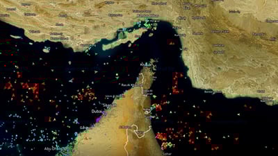 ناقلات النفط تفر من هرمز قبل ساعات من حصار ترامب