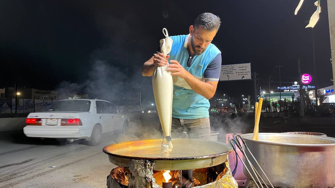 صور: بائع بغدادي “مرتبك” مع لهجات البصرة.. “رهش وعرموط” عند كشك الداطلي والراشي