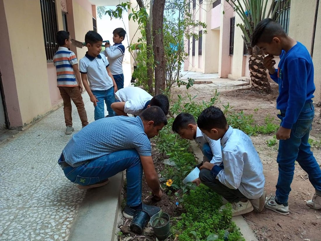الجوري وكف مريم.. حملة بقيادة بنات ”رابع ابتدائي“ لزراعة حديقة ”السلسبيل“