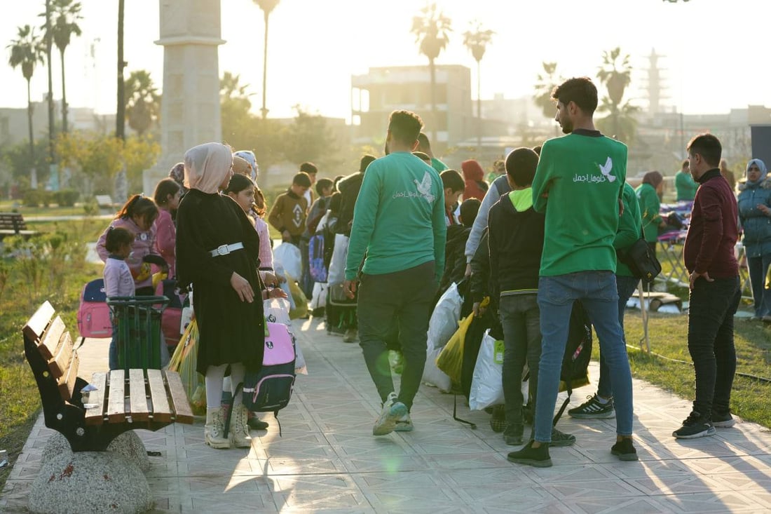 ذكرى يوم النصر.. مناسبة لتوزيع الملابس والحقائب على 500 يتيم في الموصل