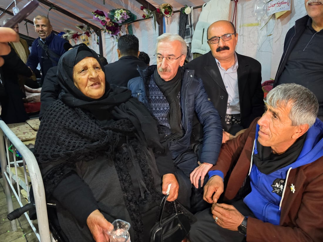 قبل قليل.. تدهور حالة المضربين عن الطعام ومشاهد مؤثرة من السليمانية (فيديو)