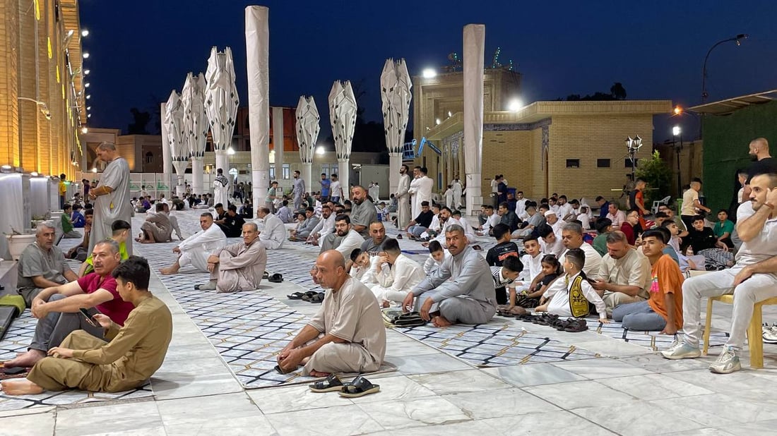 صور: حشود في أبو حنيفة لأداء صلاة العيد.. الطه يدعو لنصرة غزة