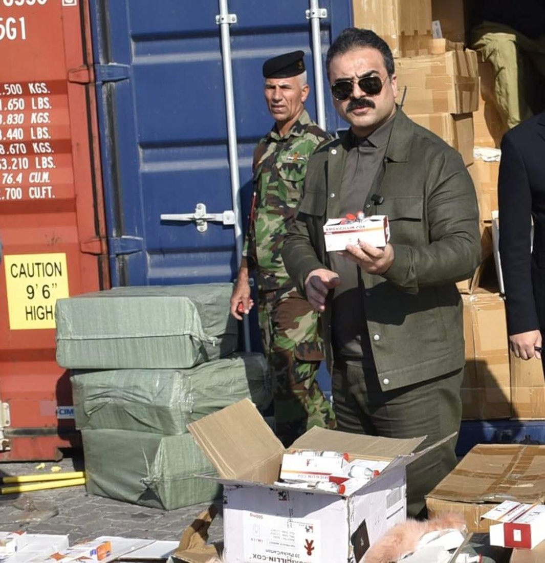 مخبأة خلف أقمشة.. إحباط تهريب أدوية ومستلزمات طبية عبر ميناء أم قصر