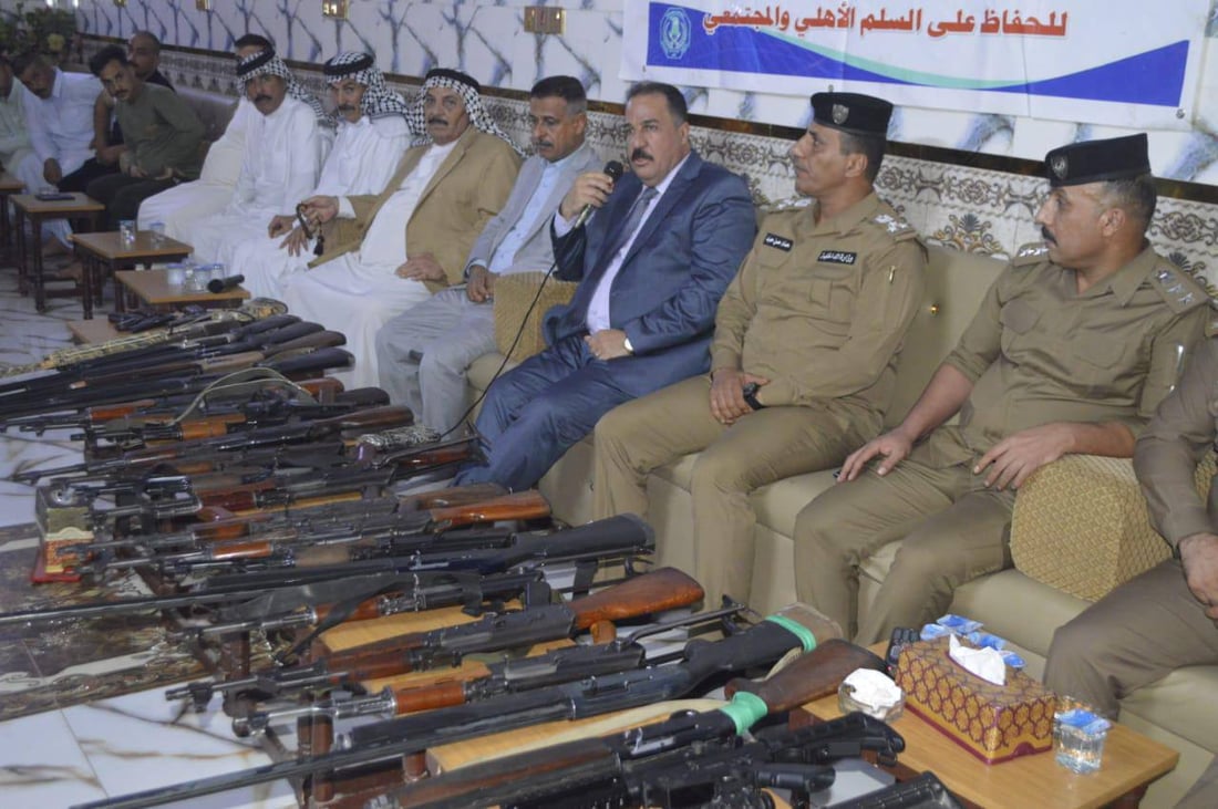 شرطة كربلاء في مضيف أحد شيوخ البو عامر لتنفيذ حملة حصر السلاح بيد الدولة