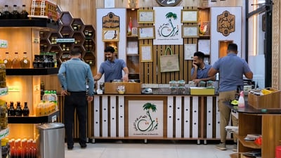 تمر البصرة اختلط بـ6 بهارات حارة.. أغرب نكهات العراق وصار الدبس أبيض!