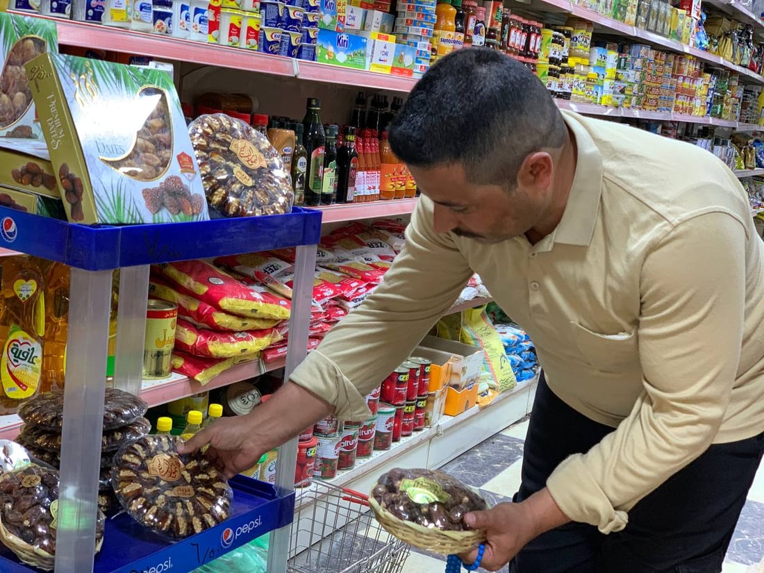 اليرموك تأكل تمر “الزهدي” وتجرب “البريم” في رمضان.. وللتعليب فنون