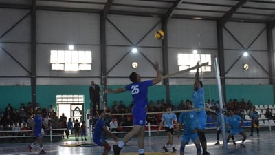 صور: النخبة يهزم المستقبل ويتوج بكأس هيت لكرة الطائرة