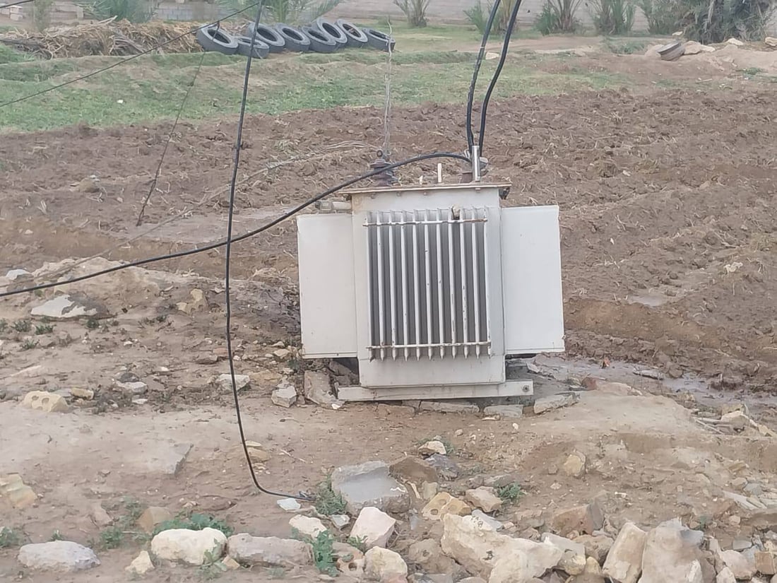 فيديو: هبّة رياح نكبت مناطق أبو غريب.. عشرات الأعمدة سقطت والملعب تدمّر